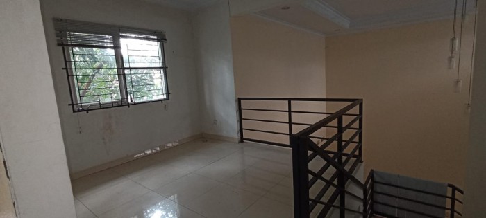 Rumah Disewakan Semi Furnished di Taman Lembah Hijau Lippo Cikarang